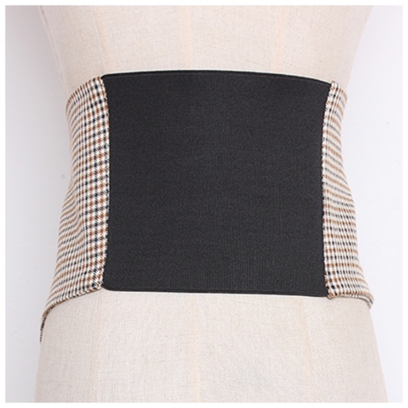 Wide Plaid Pearl Asymmetrical Button Belt - Picture 2 of 5